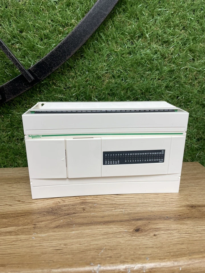 SCHNEIDER ELECTRIC TWIDO TWDLCAA40DRF  POWER 100-240 AC - Photo 1/4