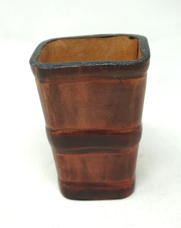 Coctelera de dados de cuero de alta resistencia vintage hecha en Italia cuadrada alta Foto 1 de 4