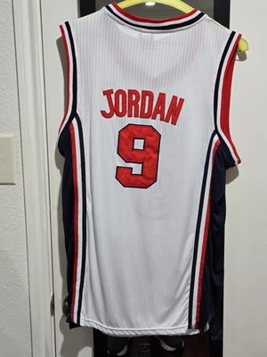 🇺🇸 Camiseta Nike Team USA Michael Jordan #9 - XL (52) - 1992 “Dream Team” Retro  Foto 1 de 4