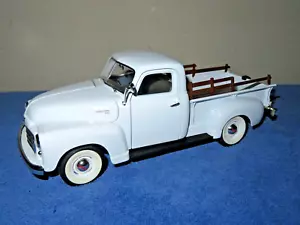 ROAD SIGNATURE 1950 GMC 150 PICKUP TRUCK 1:18 OPENING HOOD, DOORS & REAR GATE - Picture 1 of 9