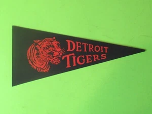 MINI BANDERA BANDERÍN DEL EQUIPO DE BÉISBOL DETROIT TIGRES DE COLECCIÓN DE LOS AÑOS 60 4X9 - Imagen 1 de 2