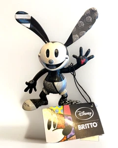 Disney Romero Britto Oswald the Lucky Rabbit Figurine Heart Hand 4051798 NWT - Picture 1 of 4