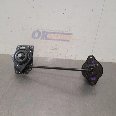 Polipasto portador de neumáticos de rueda de repuesto Toyota Highlander 21 2021  Foto 1 de 4