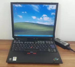 IBM Thinkpad R40e Intel 2,4GHz 512MB/30GB ATi IGP 330M DVD USB PCMCIA LAN WinXP - Bild 1 von 8