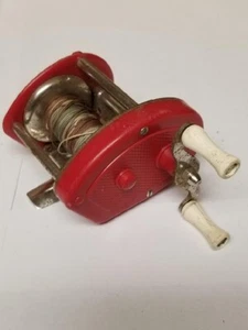 Vintage Köderguss Rolle rot Kunststoff - Bild 1 von 3