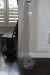 New, David's Bridal white cathedral wedding veil - Picture 1 of 3