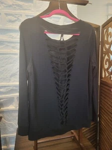 Torrid Größe 0 Größe 12 Large schwarzer Pullover hinten offen Details - Bild 1 von 8