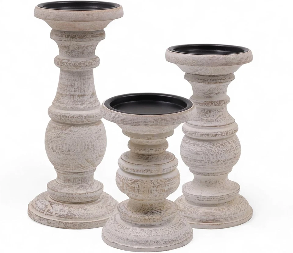 Juego de 3 candelabros de pilar de madera encalada Hosley - 10”, lavado blanco  Foto 1 de 4