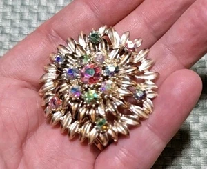 Vintage Brosche goldfarben/bunt Regenbogen Strass Blume/Sonne. Geschenkbox. - Bild 1 von 16