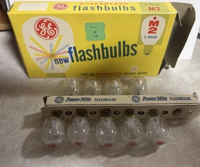 GE General Electric Flash Bulbs M2 12-Bulbs, vintage, in original box - Image 1 of 3