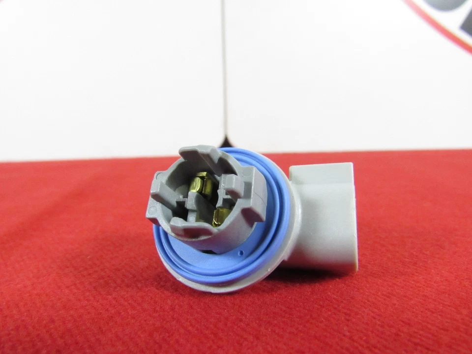 DODGE RAM JEEP Lámpara Trasera Lado Izquierdo o Derecho Bombilla Enchufe NUEVO OEM MOPAR Foto 1 de 4