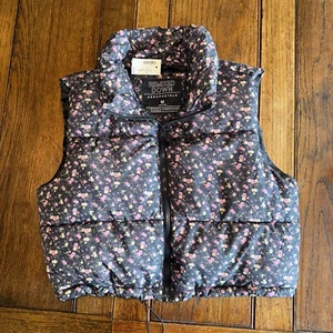 NWT Aeropostale Remixed Down Women's Size Medium Puffer Vest Floral Pattern - Picture 1 of 6