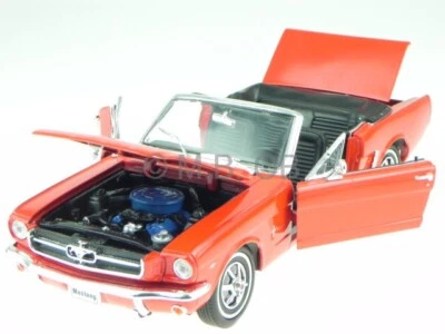 Ford Mustang Cabrio 1964 1/2 rosso modellino 12519 Welly 1/18 - Immagine 1 di 4
