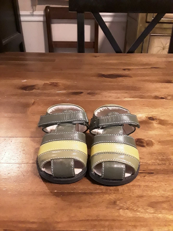 Sandalias unisex See Kai Run verdes talla 3 usadas en buen estado 😊envío rápido 😍 Foto 1 de 4