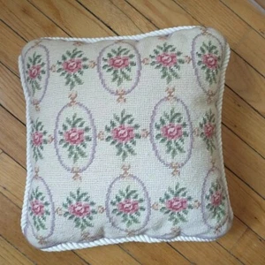 Viktorianisches Nadelspitze Petit Point Akzent Kissen Dekor Blumen Wolle Quadrat 14x14" - Bild 1 von 9