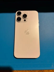 Apple iPhone XR - 64 GB - White Looks Like 15 Pro (Unlocked) (CA) - Photo 1 sur 8