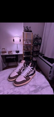 Talla 9 - Jordan 1 Retro OG x Travis Scott High Mocha Foto 1 de 4