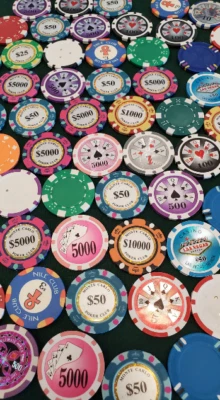 200 Grab Bag Poker Chips - Random - Image 1 of 2
