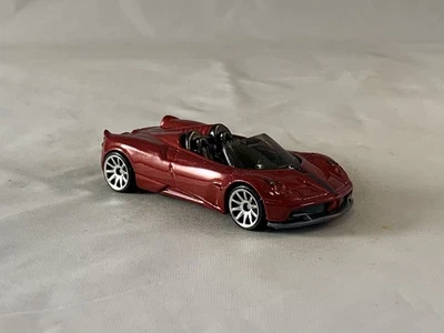 Hot Wheels 2017 Pagani Huayra Roadster 2018 HW Exotics rojo oscuro 10SP Foto 1 de 4