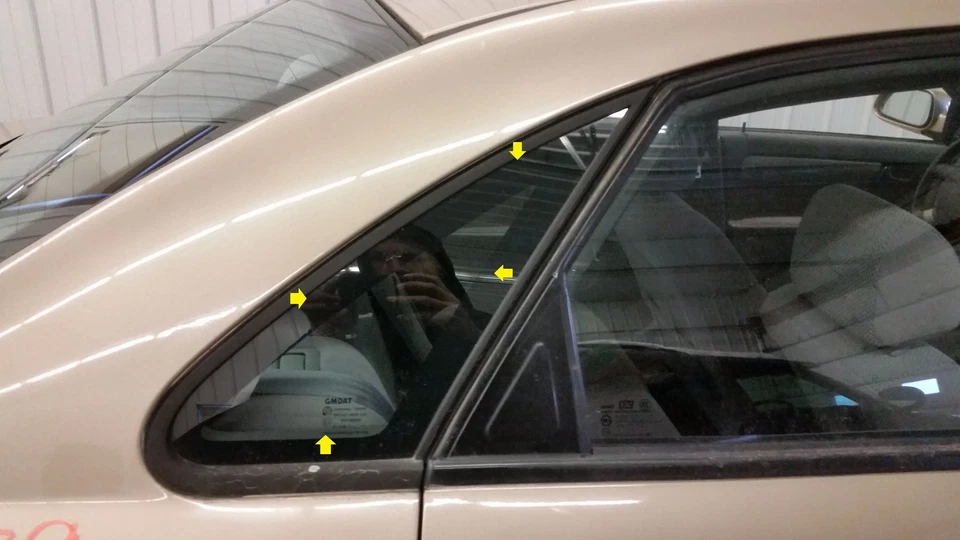 Suzuki Forenza 2008 sedán pasajero cuarto derecho ventana de vidrio tintado solo Foto 1 de 1