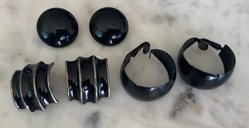 Vtg Acrylic Black Lot hoop earrings - Image 1 of 4