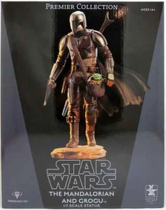 Star Wars The Mandalorian 10 Inch Statue Premier - The Mandalorian with Child - Picture 1 of 2