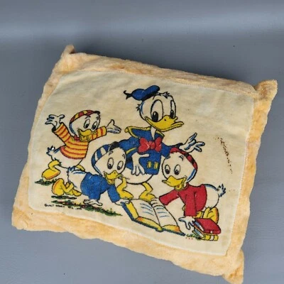 Almohada de Terciopelo Amarillo GUND De Colección Pato Donald + Sobrinos Huey Dewey Louie 14" x 12" Foto 1 de 4