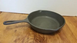Vintage Antique SK 5D Cast Iron Pan Skillet Made in USA 3 Notch Heat ring 8 3/4" - Picture 1 of 6