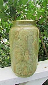 TOLLE VINTAGE ORGANISCHE GRÜNE STRUKTURIERTE KERAMIK VASE SIGNIERT 1977 CARLOS 9 1/2" HOCH - Bild 1 von 7