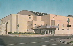 Onondaga War Memorial Auditorium Postcard - Former Home NBA Syracuse Nationals - Picture 1 of 2