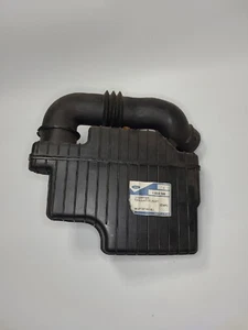 Filtro de aire original Ford 1004500 resonador de entrada de aire Fiesta mk4 ¡NUEVO!¡! - Imagen 1 de 6