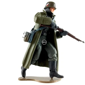 1:18 21st Century Toys Ultimate Soldier WWII German Winter Soldier Advancing - Bild 1 von 4