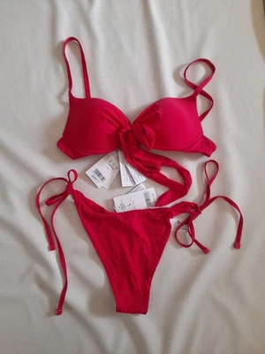 🎀🎁🌟 Costume da bagno CALZEDONIA parte sopraTG.3, sotto tg.L Foto 1 de 4