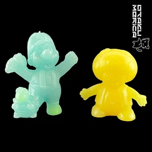 Nintendo 1980er Super Mario Bros. (Glow - Lot A) Keshigomu Figuren - Bild 1 von 3