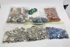 Vintage Metal Plastic Button And Wooden Bead Lot - Picture 1 of 5
