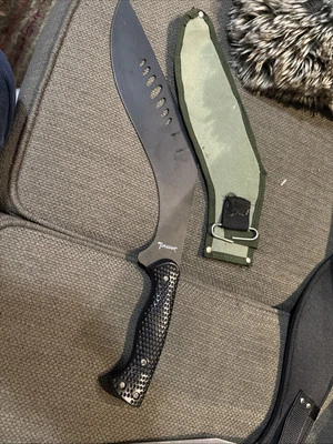 Funda de nailon hoja curva machete Kukri. No afilado. Foto 1 de 4