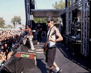 Sevendust - Official Tattoo the Earth 2000 Print - 8x10 Concert Photo - Picture 1 of 4