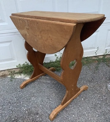 "Antigua mesa Gateleg de roble inglés recorte de corazón rústico 33"" granja" Foto 1 de 4