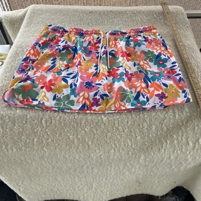 Falda corta St. John’s Bay para mujer XXL pequeña estampada floral más bola encurtida Foto 1 de 4
