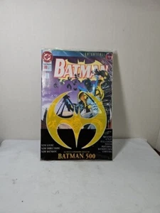 NEU (Polybeutel) DC COMICS 64 SEITEN ""WAHRZEICHENAUSGABE"" VON BATMAN 500 🙂 🙂 - Bild 1 von 1