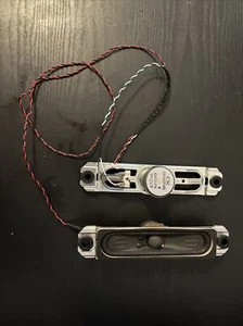 Toshiba TELEVISION MODEL 26AV502R TV Speakers Set CG10051V401 - Picture 1 of 3