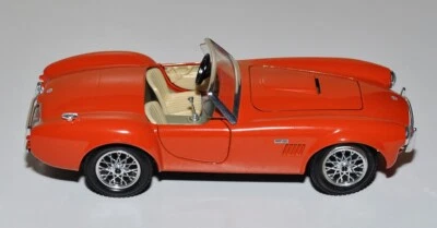 Modello auto Burago Shelby Cobra 427 arancio scala 1:24 made in Italy - Immagine 1 di 4