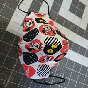 Handgefertigte Gesichtsmaske mit Drahtnase - Bild 1 von 1