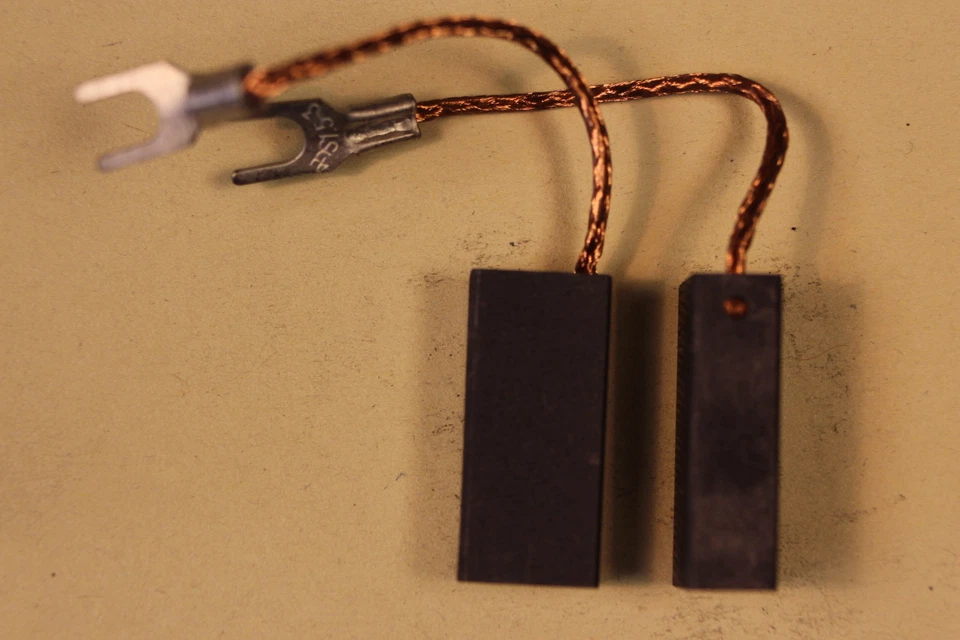 4 Stück Motor Kohlen Motorkohlen 10x6,2x22mm Groschopp - Bild 1 von 1