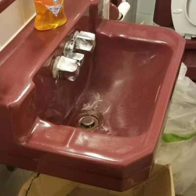 NUEVO Fregadero de baño púrpura de colección pequeño mediados de siglo cerámica borgoña porcelana antiguo estándar Foto 1 de 4