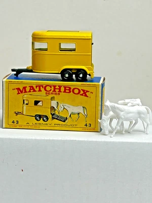 Matchbox No. 43 Pony Trailer with Original Box, Green Base - Image 1 of 4