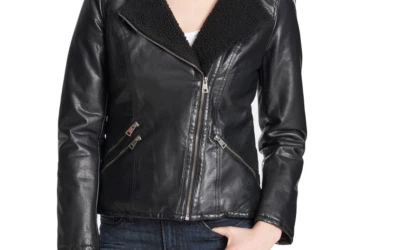 Jaqueta de motocicleta feminina Levi's couro sintético com capuz peso médio tamanho pequeno $180 - Imagem 1 de 4