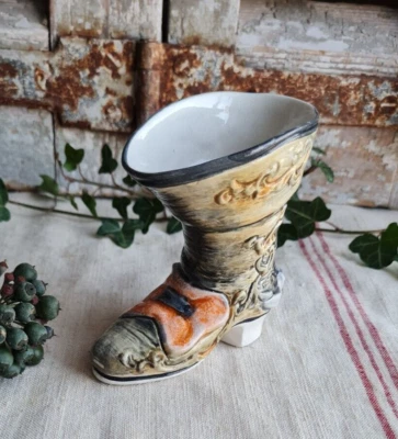 ANCIENNE CHAUSSURE PORCELAINE BISCUIT  PORTE AIGUILLE A CHAPEAUX - Photo 1/4