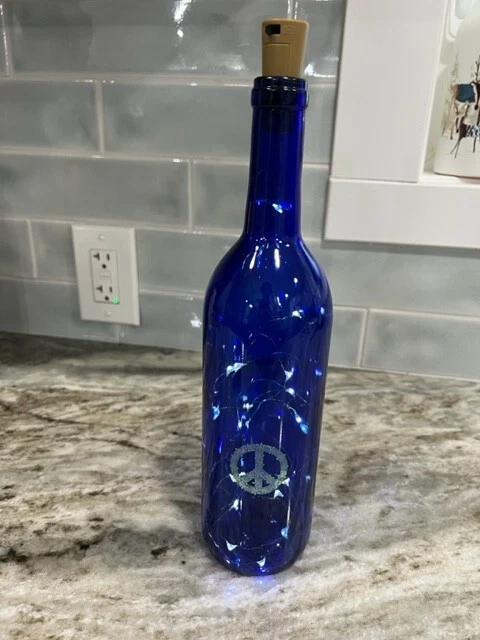 Светящаяся винная бутылка расписанная вручную знак мира пробка имеет выключатель - Изображение 1 из 4