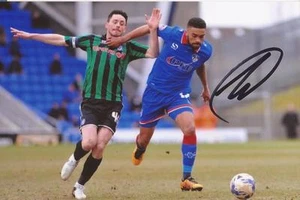 OLDHAM: TAREIQ HOLMES-DENNIS SIGNED 6x4 ACTION PHOTO+COA - Picture 1 of 1